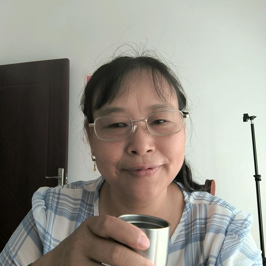 抖音妹晚上7.40直播