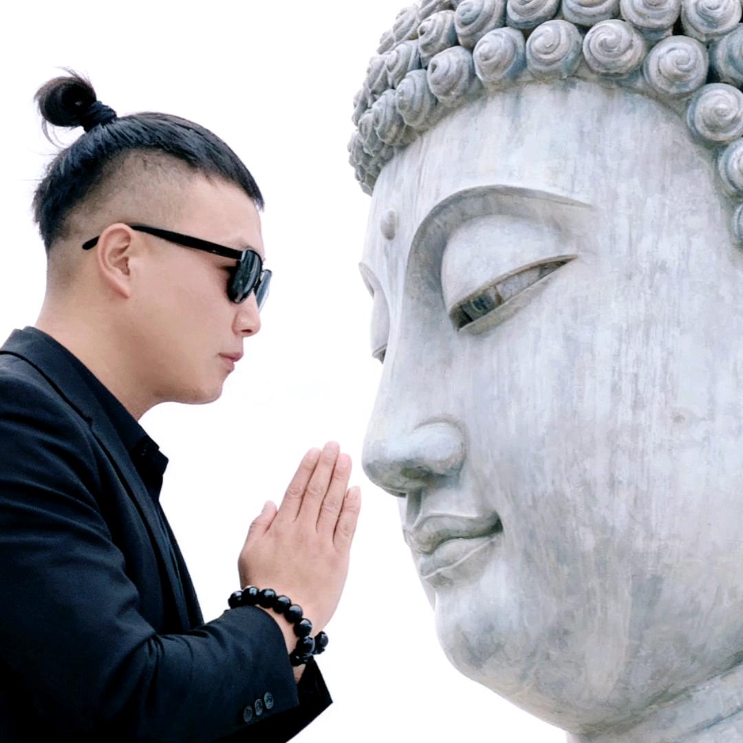 初吻给了烟