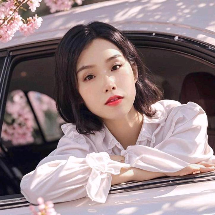 凤姐房产中介。