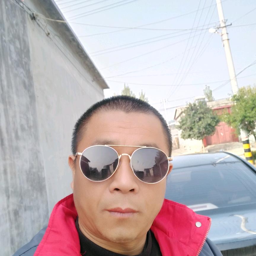 红砖销售，货运出租。蒋