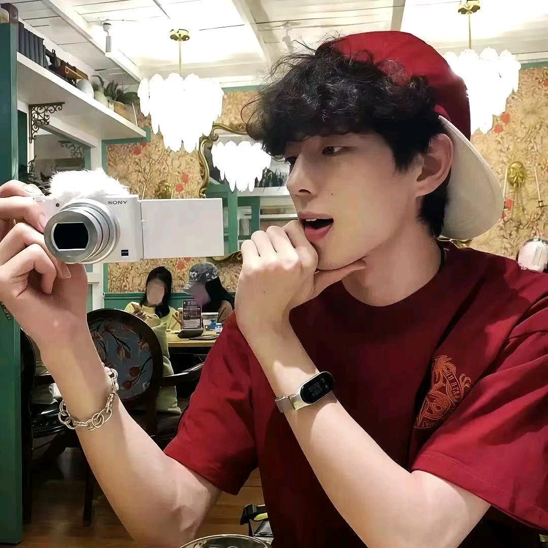 陳ZH🎱