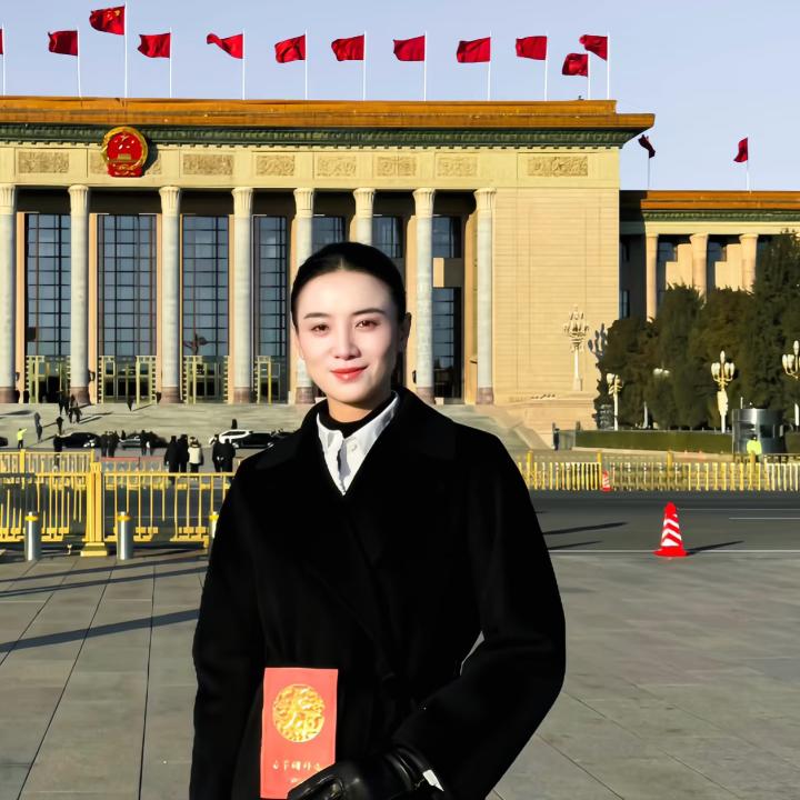 皮皮爱吃可爱多