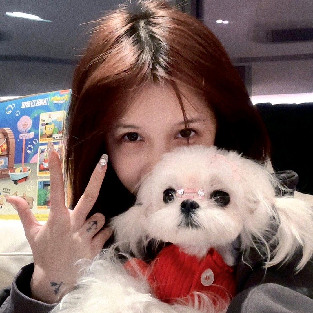 何婧婧🌈直播好物（已授权）