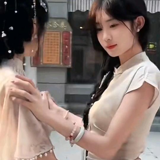 卖核弹的小女孩