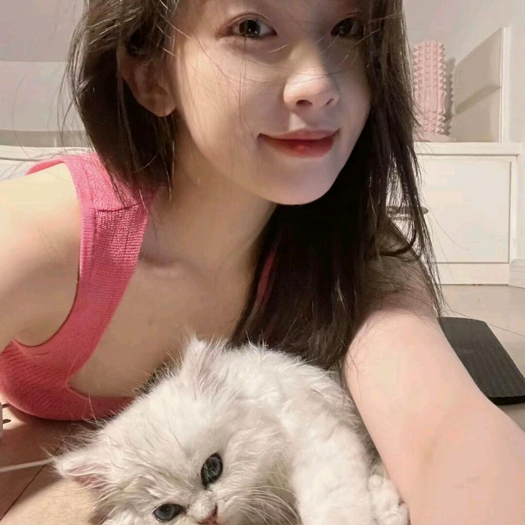 卖萌好累我就站在这呼吸两下你就直接爱上我