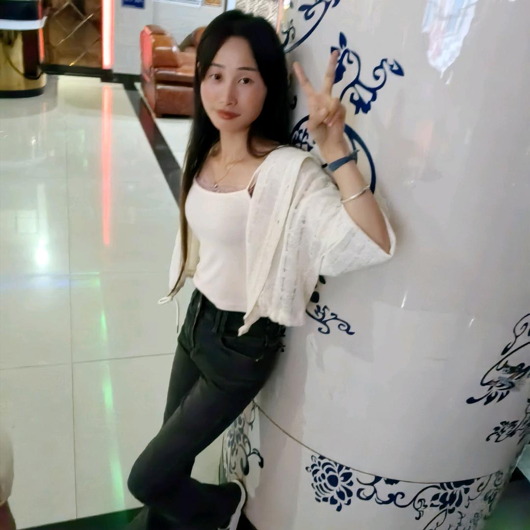 云南   小婷
