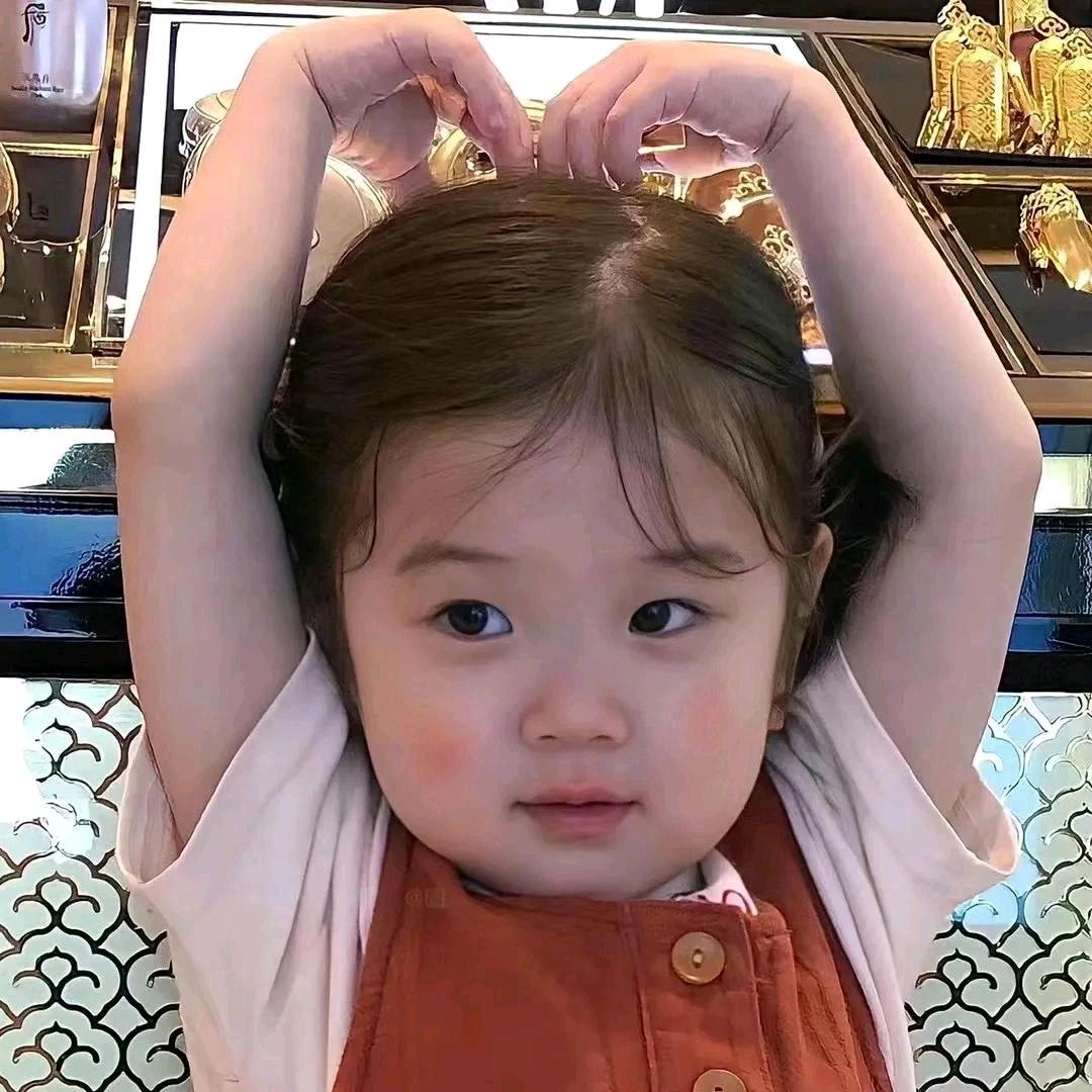 一口三个小盆友