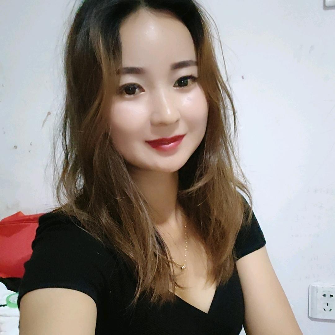 珠宝小姐姐