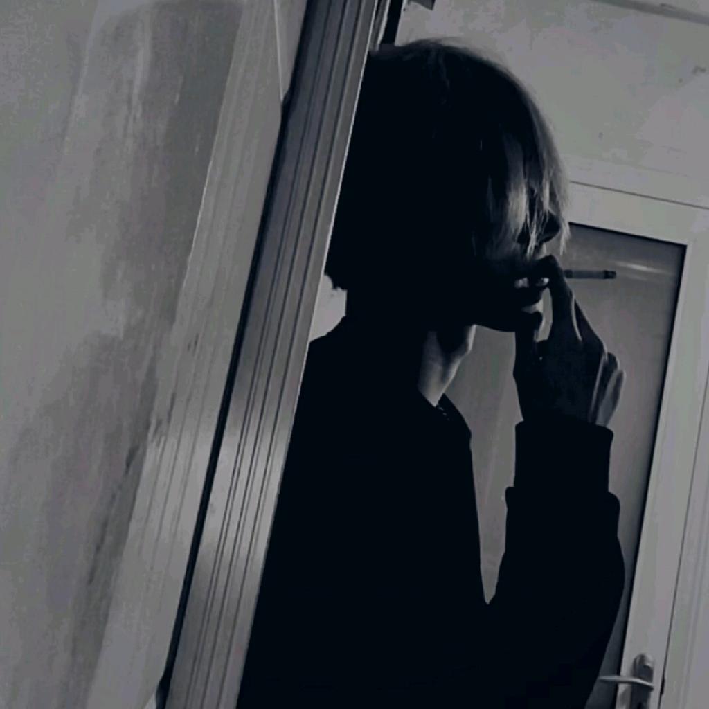 01001