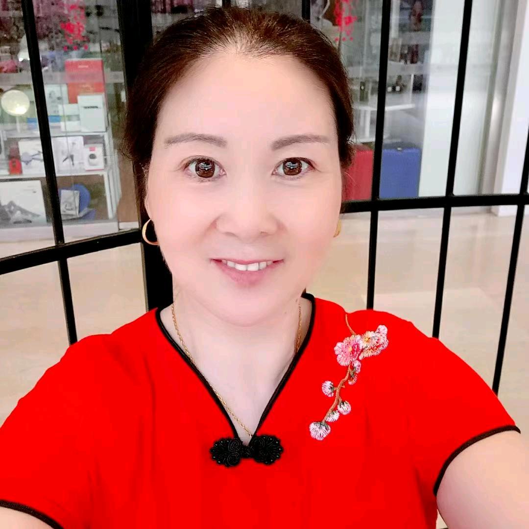 王  玲