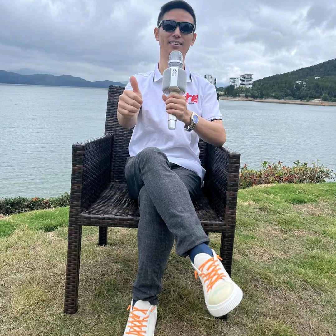小进爱唱歌