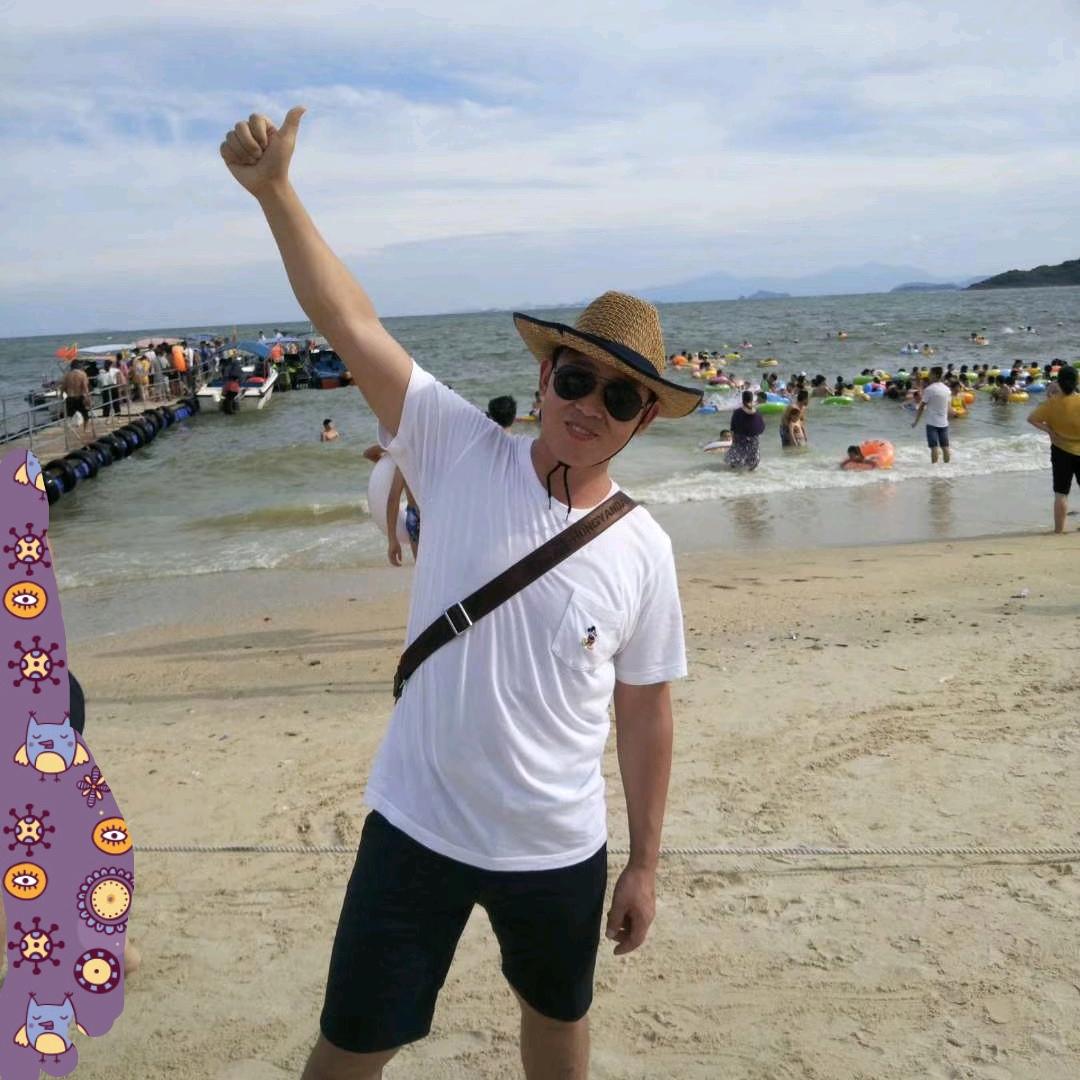 眉清目秀的兔八哥