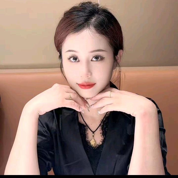 人傻嘴不甜长得不美还没钱.