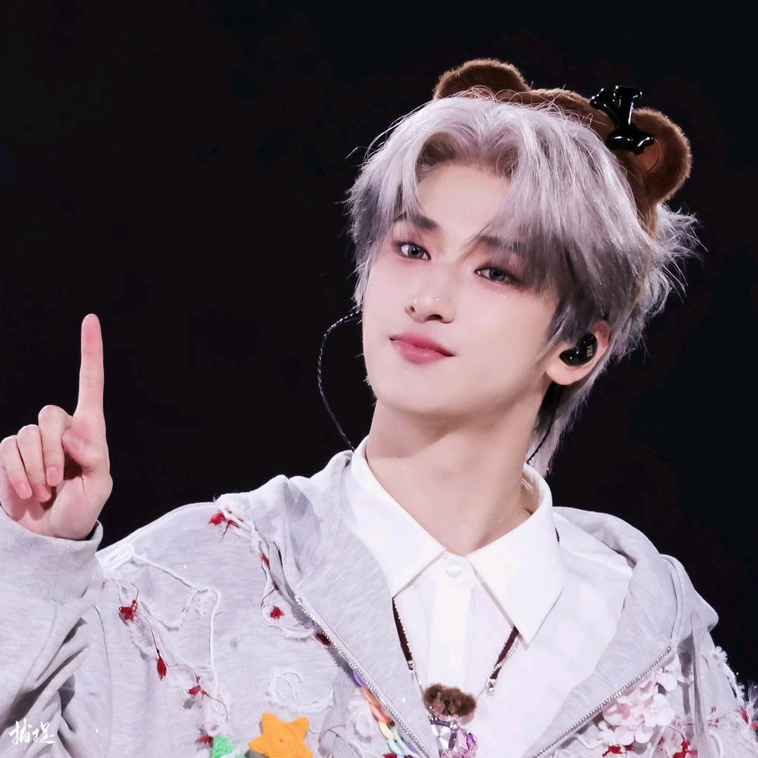 小严冰淇霖⁶⁷