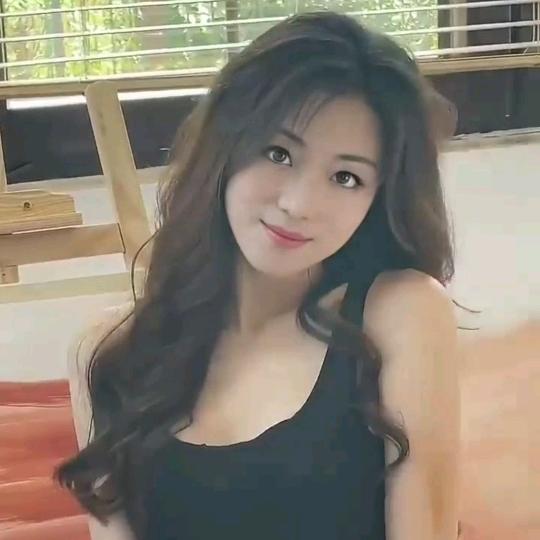 不切实际的女纸