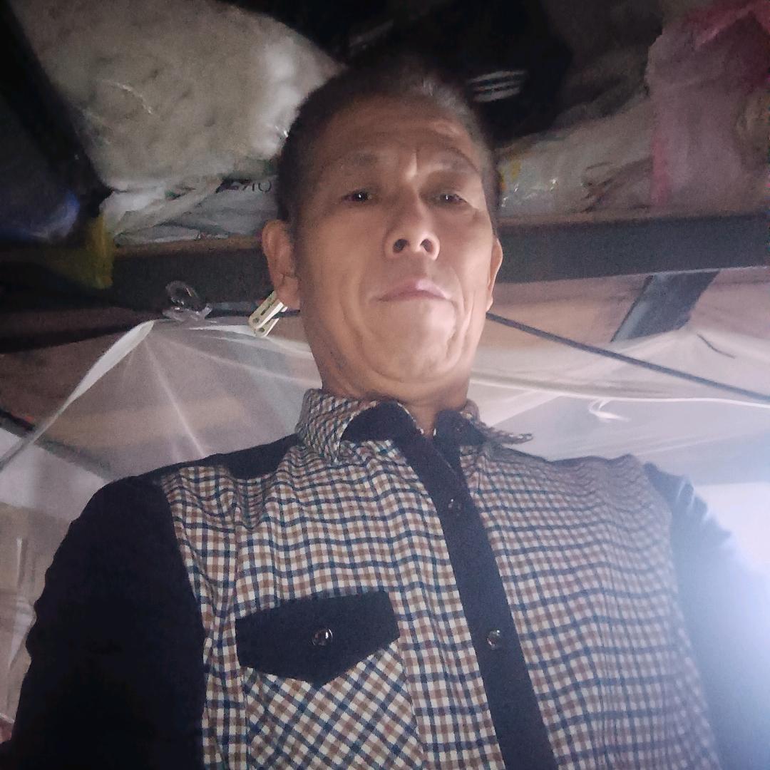清风飘扬。