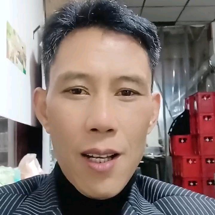 李华