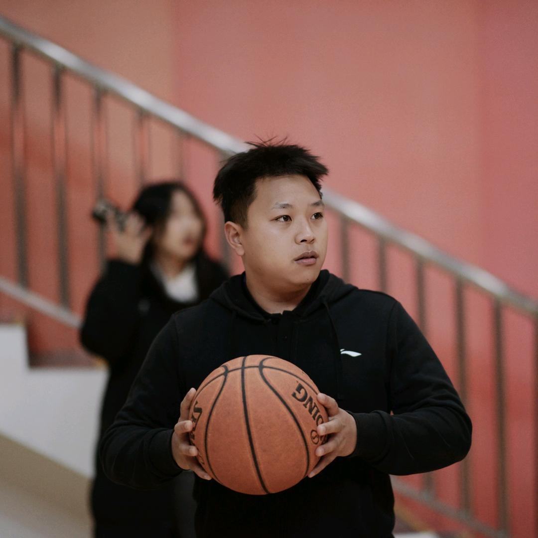 热爱篮球的科研小混混