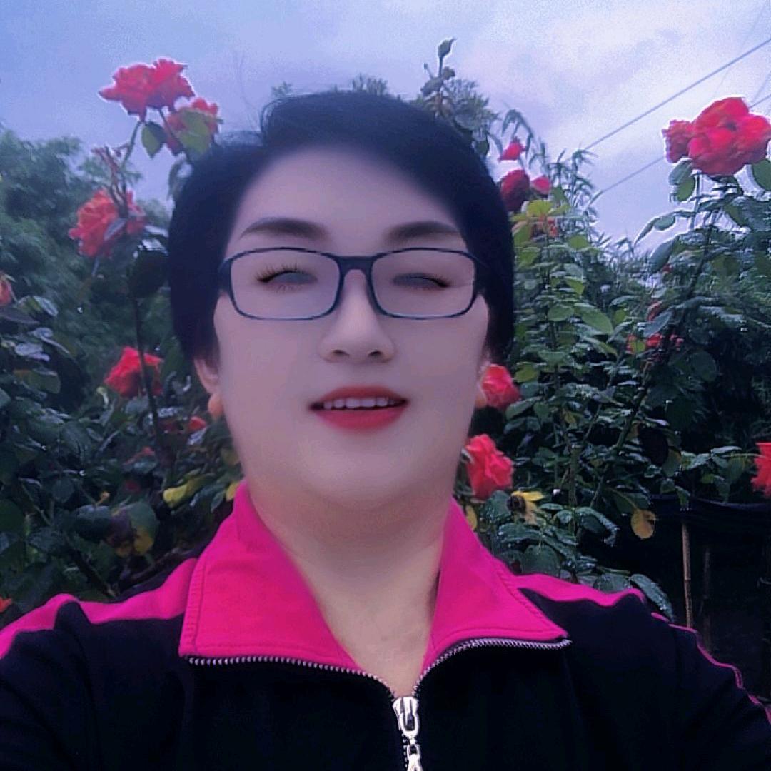 爱好舞曲的杨二姐。