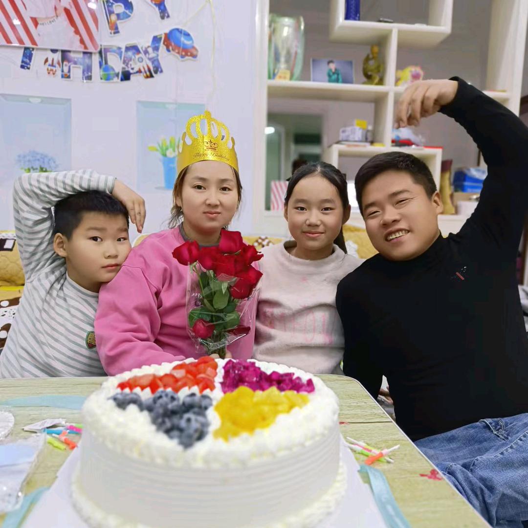 古月⺌兀扌辰🇨🇳