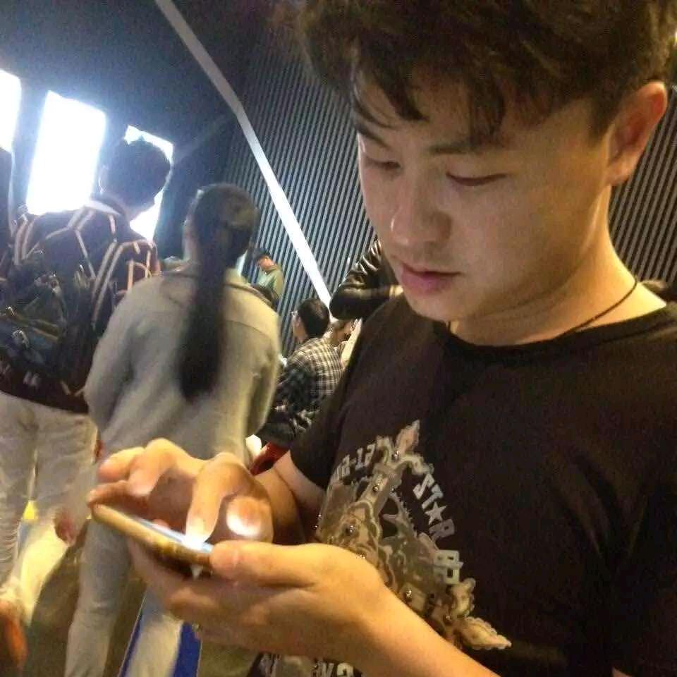 - 镜中ん……