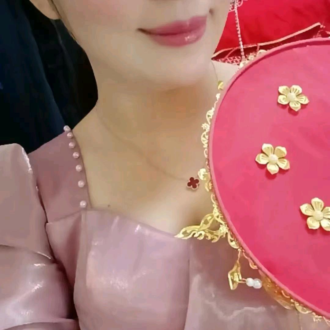 嫣然一笑☘️🍒