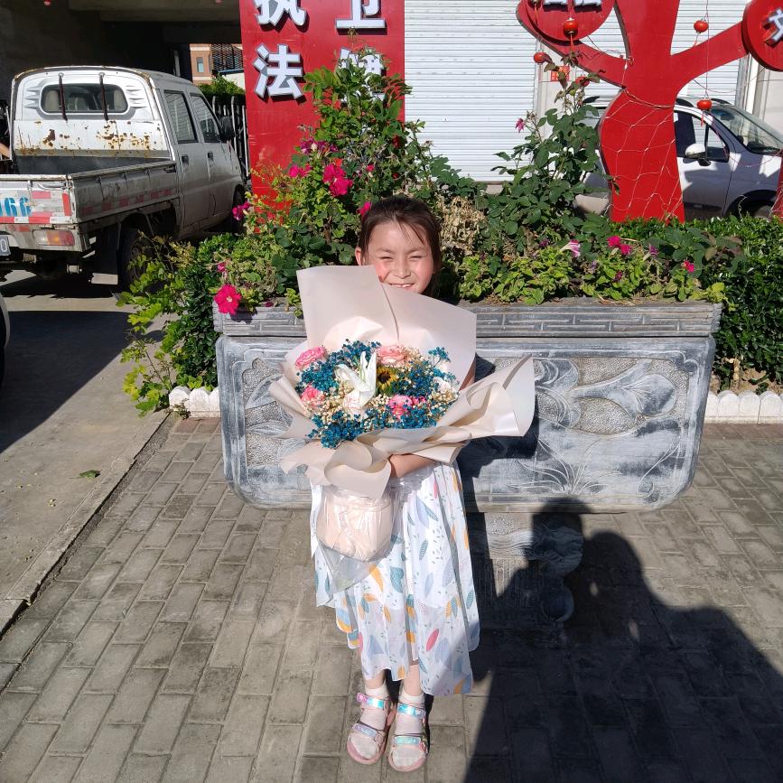 欣荣怡然