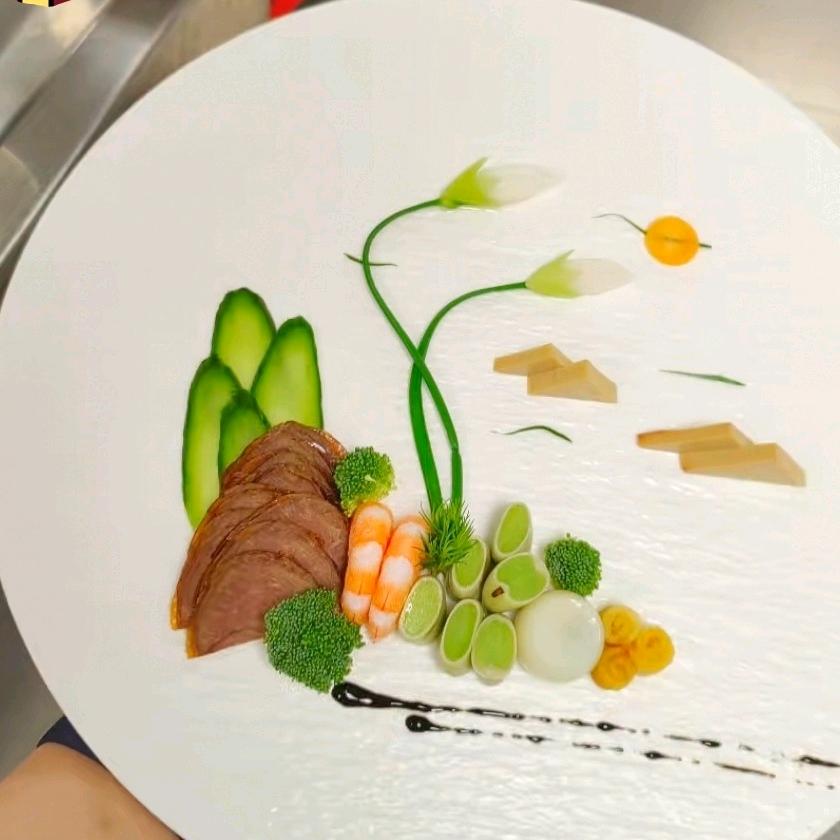 取一杯🌾人间烟火✧*｡٩(