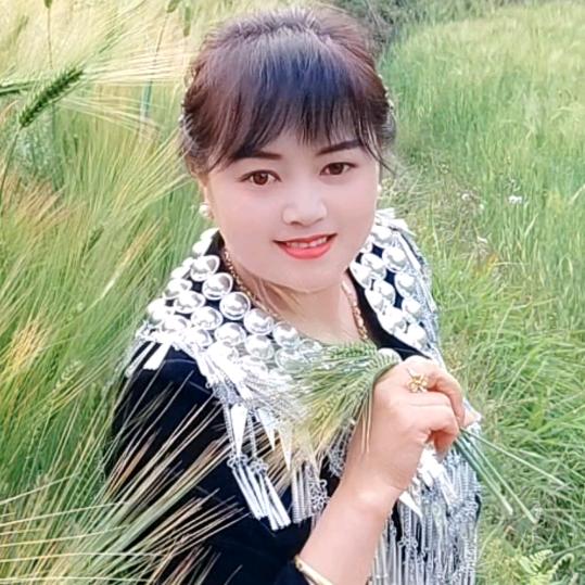 “象达姑娘啊荣姐”象达侨乡红打歌队