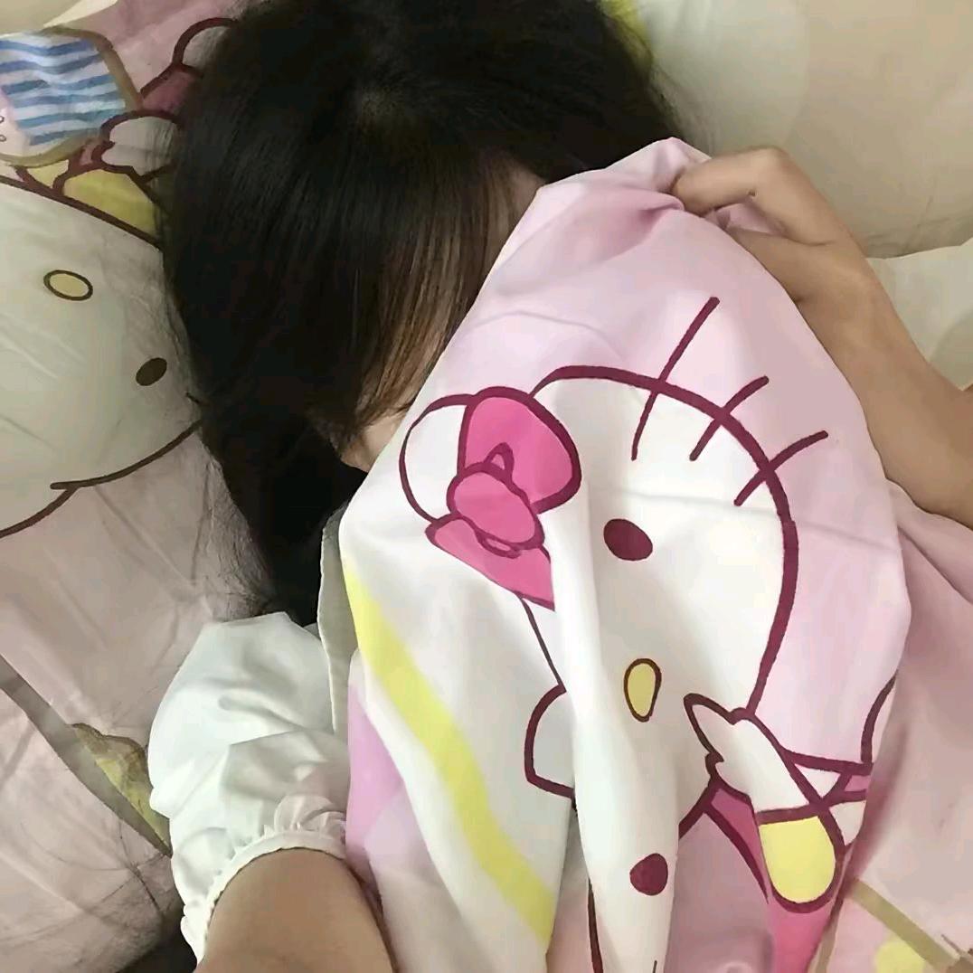 敏敏.