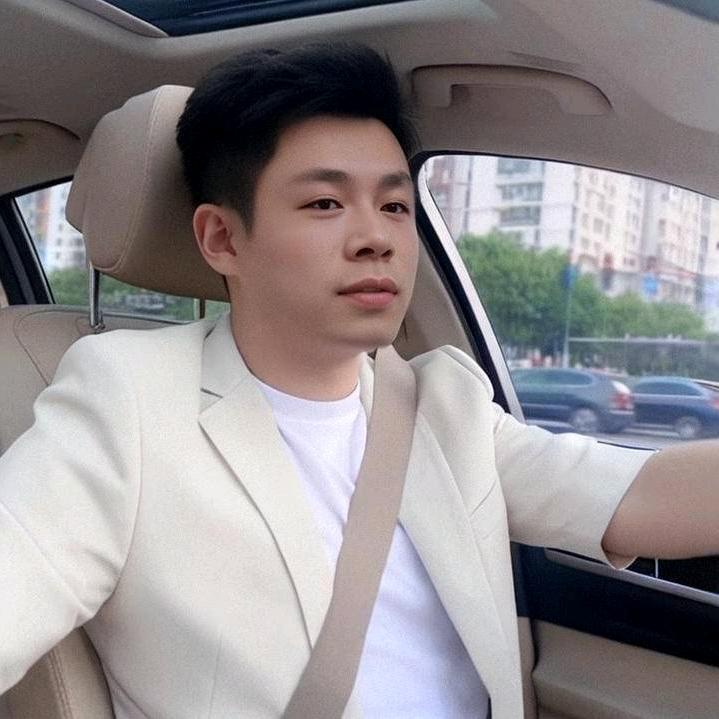 星八（惠州召合亻火人）