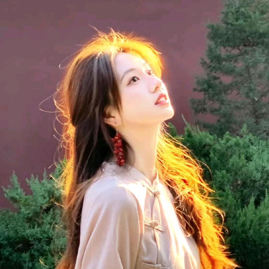 拥抱月亮的sweet