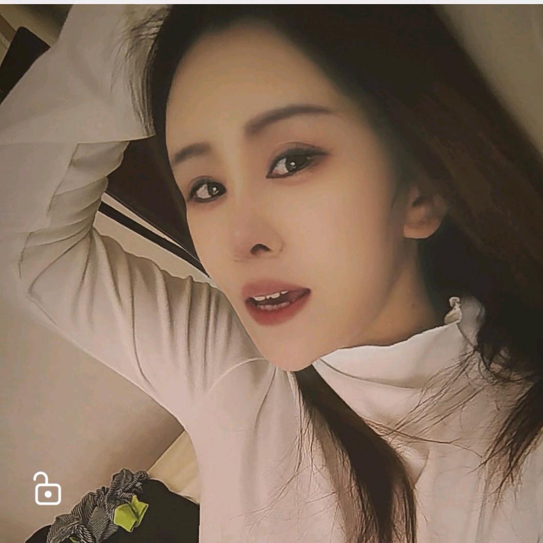 臭美的小女人