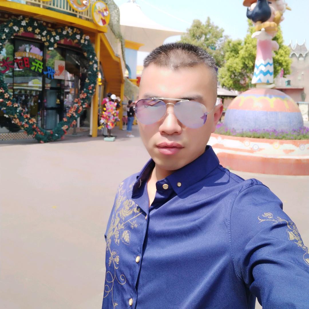 光头三哥
