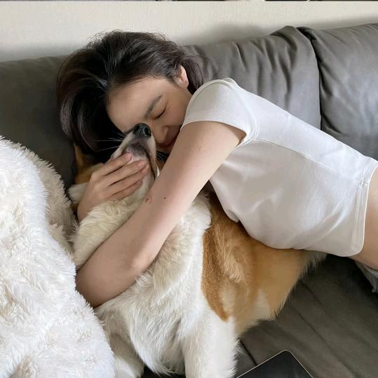 ✔
