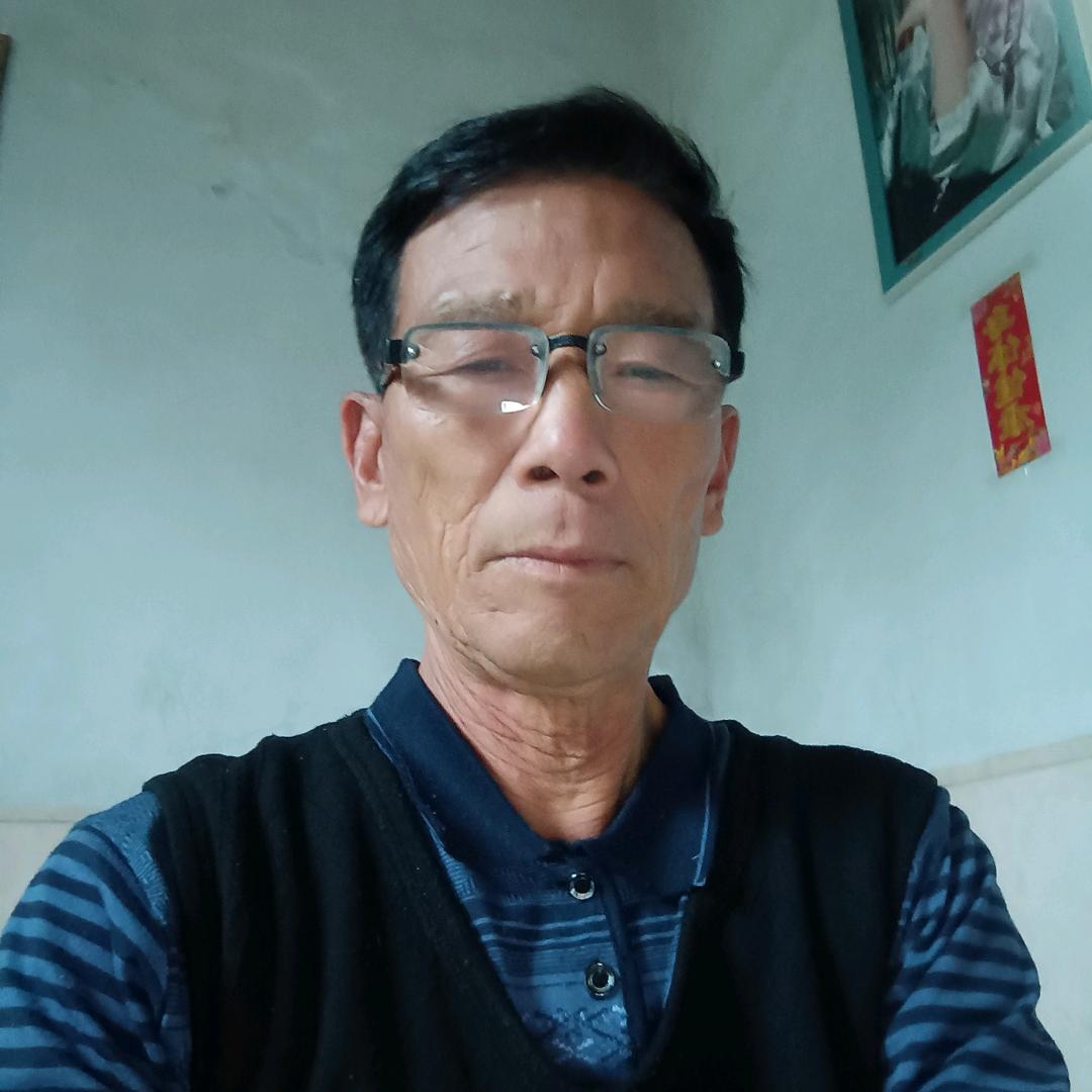 厚德载物》