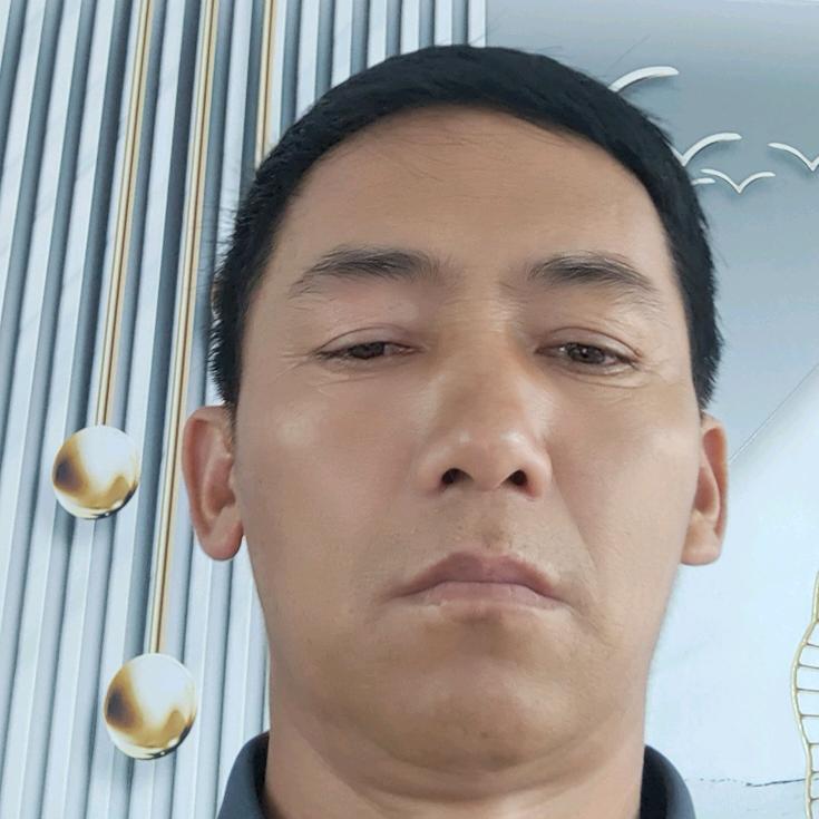 新平宏源20号摊位平掌小土猪生鲜