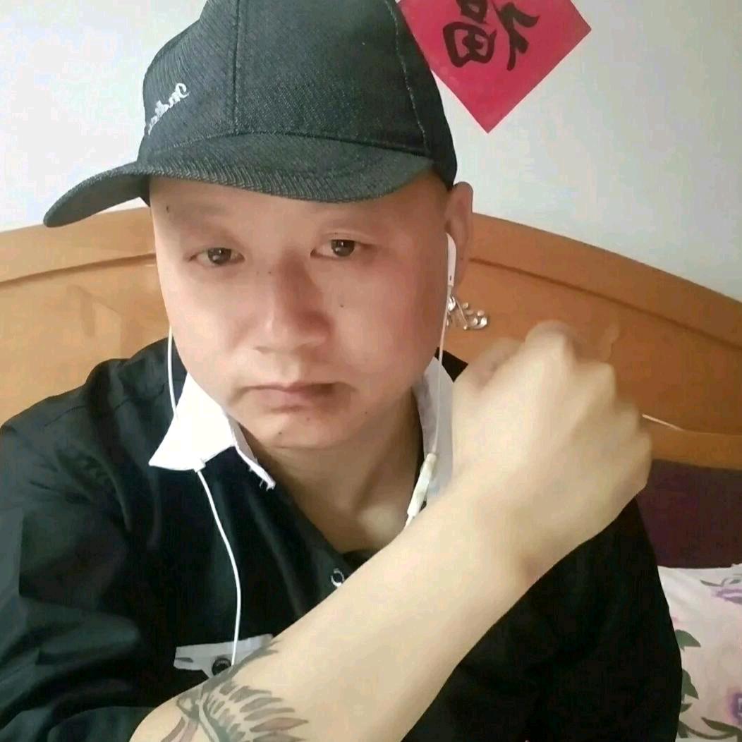 🌹雪山雄鹰🌹