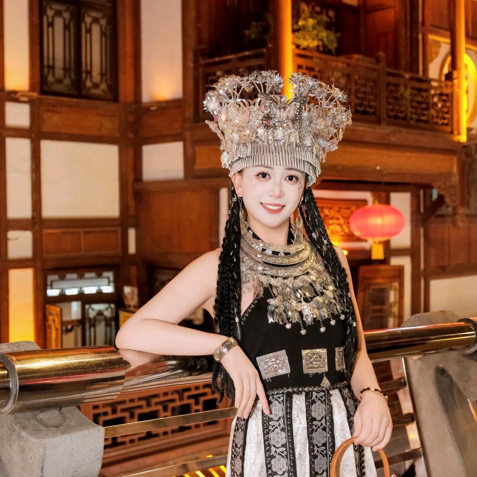 筱 鸥🌻❣️(练歌中....)