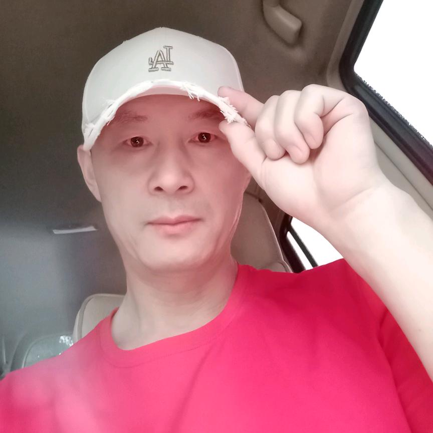 瑶瑶一笑很倾城。