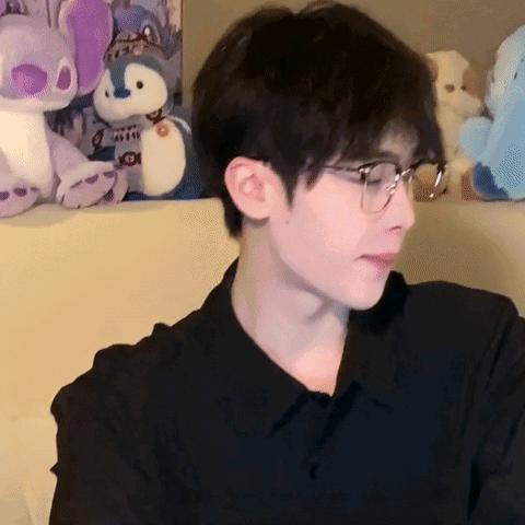 🧊哩哩哩头像
