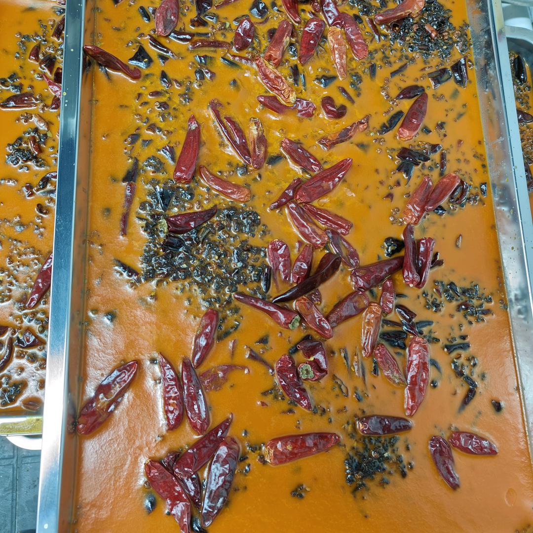 专业火锅底料。沾料制作