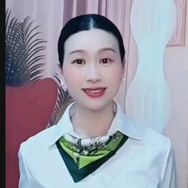 芳菲 成长