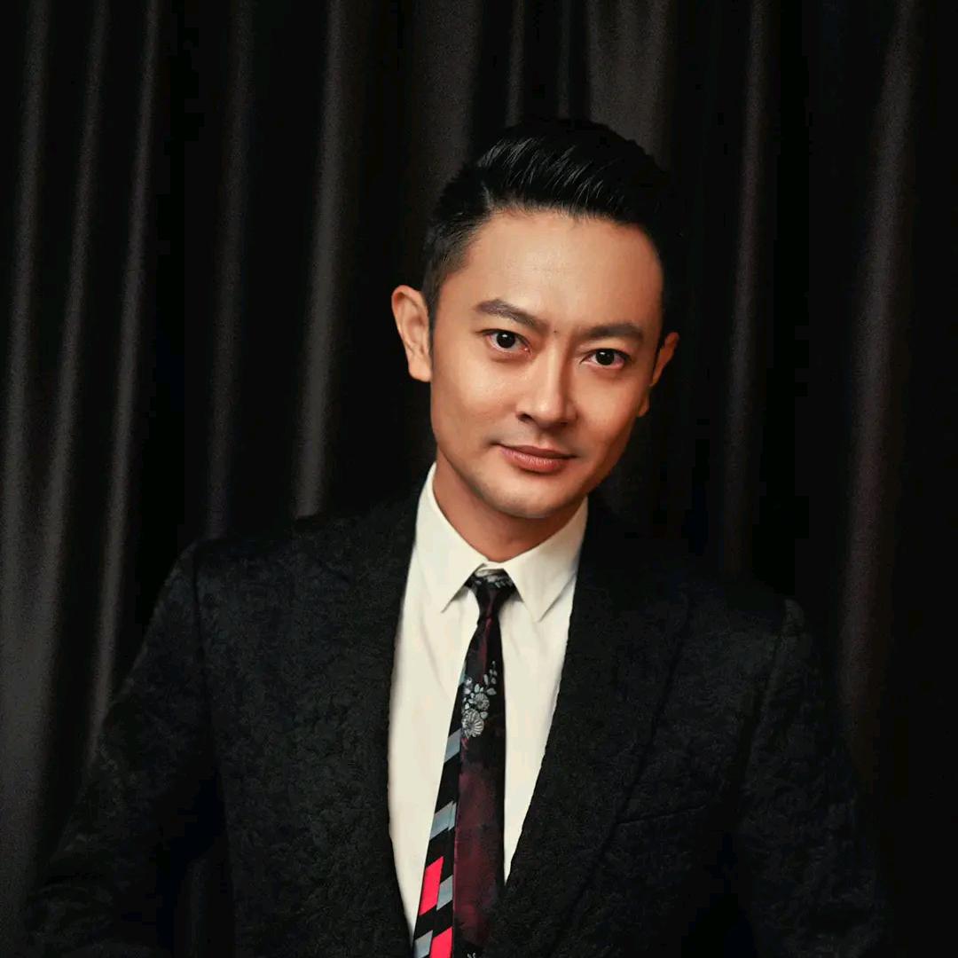 程某