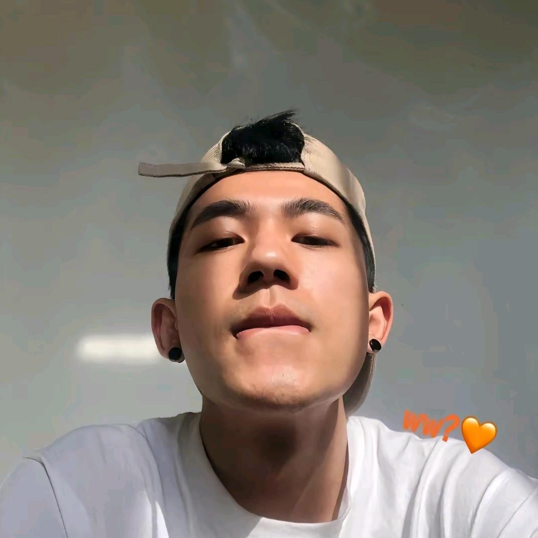 徐三岁。