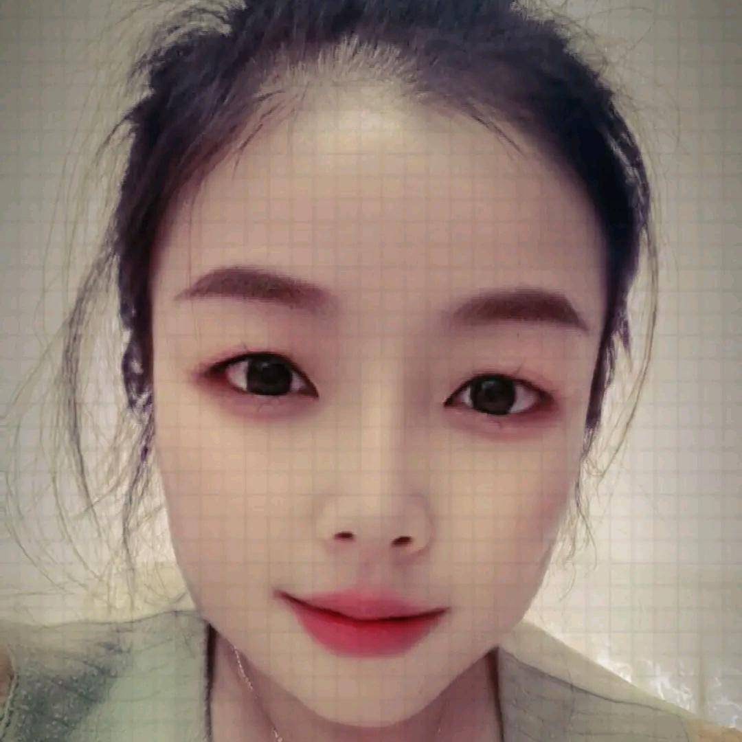 默的往后