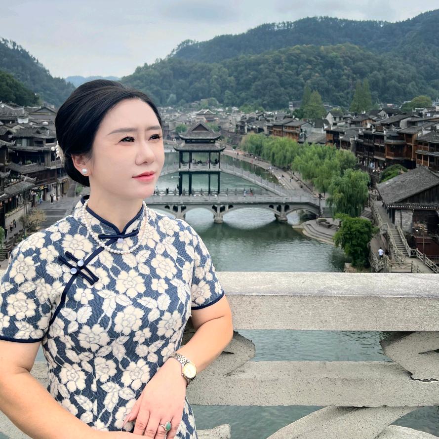 凤凰古城包租婆