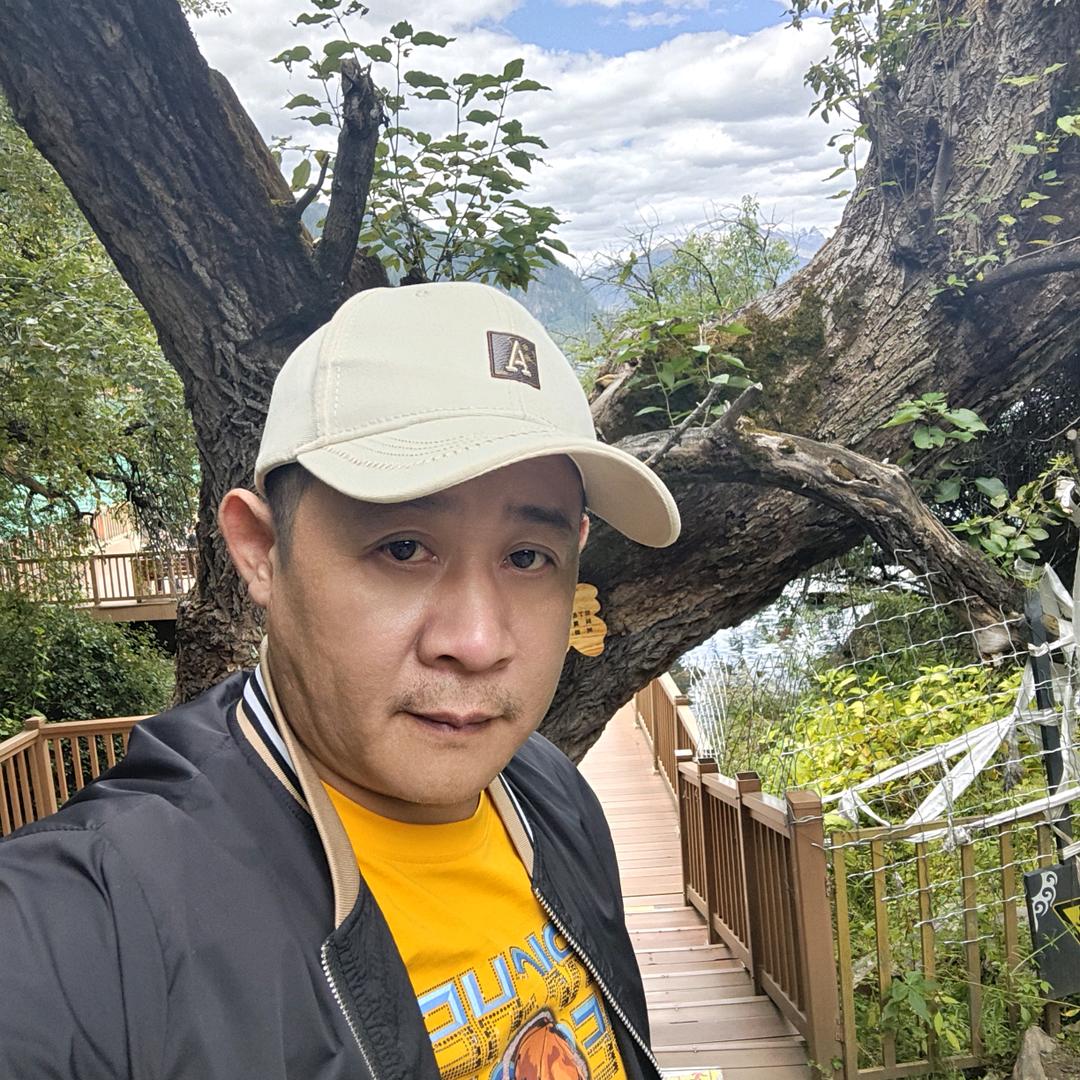 এº᭄ 等风等雨💞 只为等你এº᭄