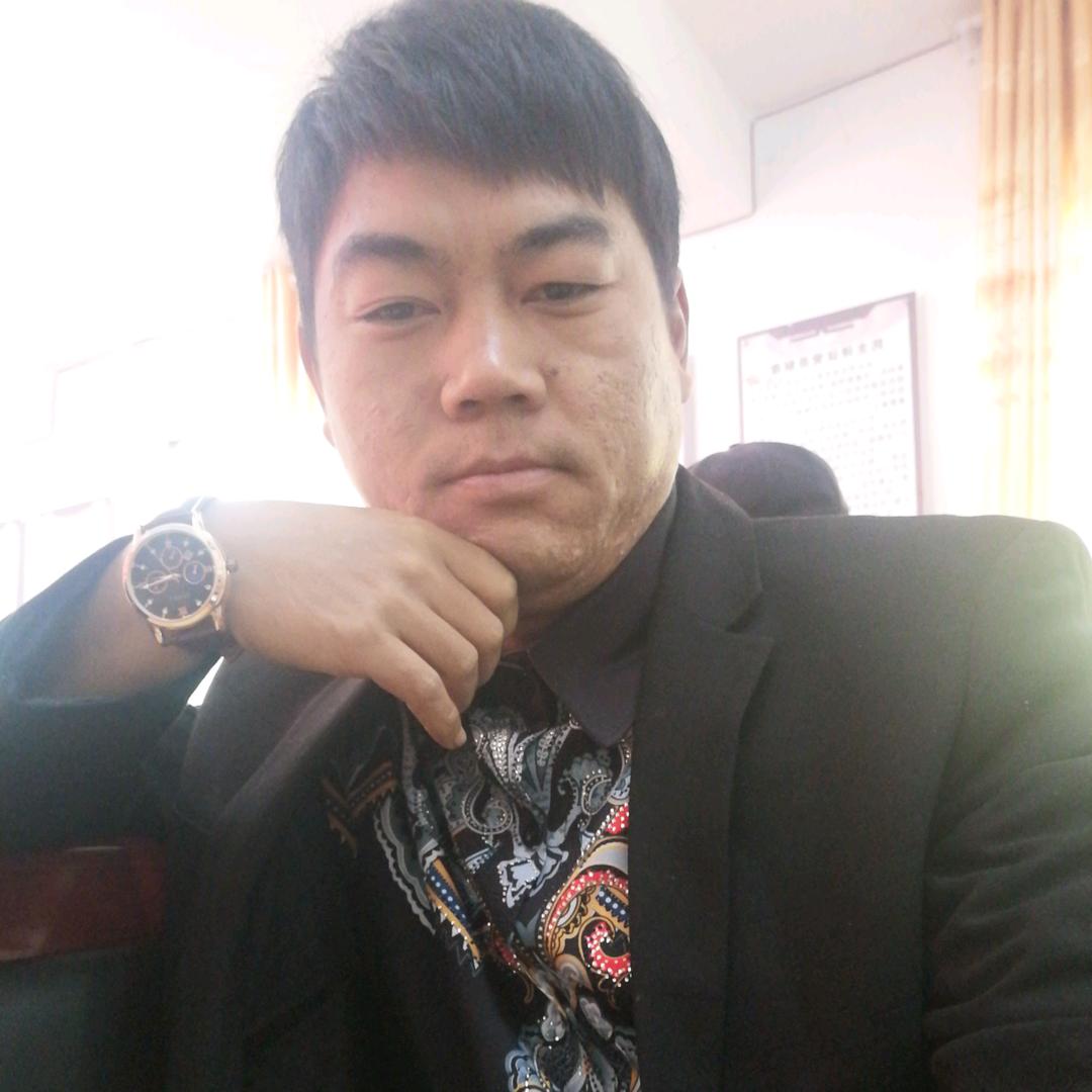 夫妻对拜秀恩爱