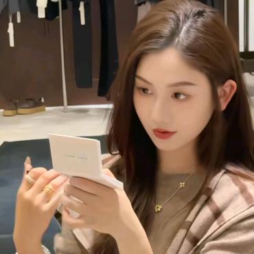 壹拾-谢荞荞精品穿搭图鉴